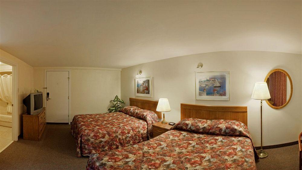 Econo Lodge Inn & Suites Saint-Jean Extérieur photo