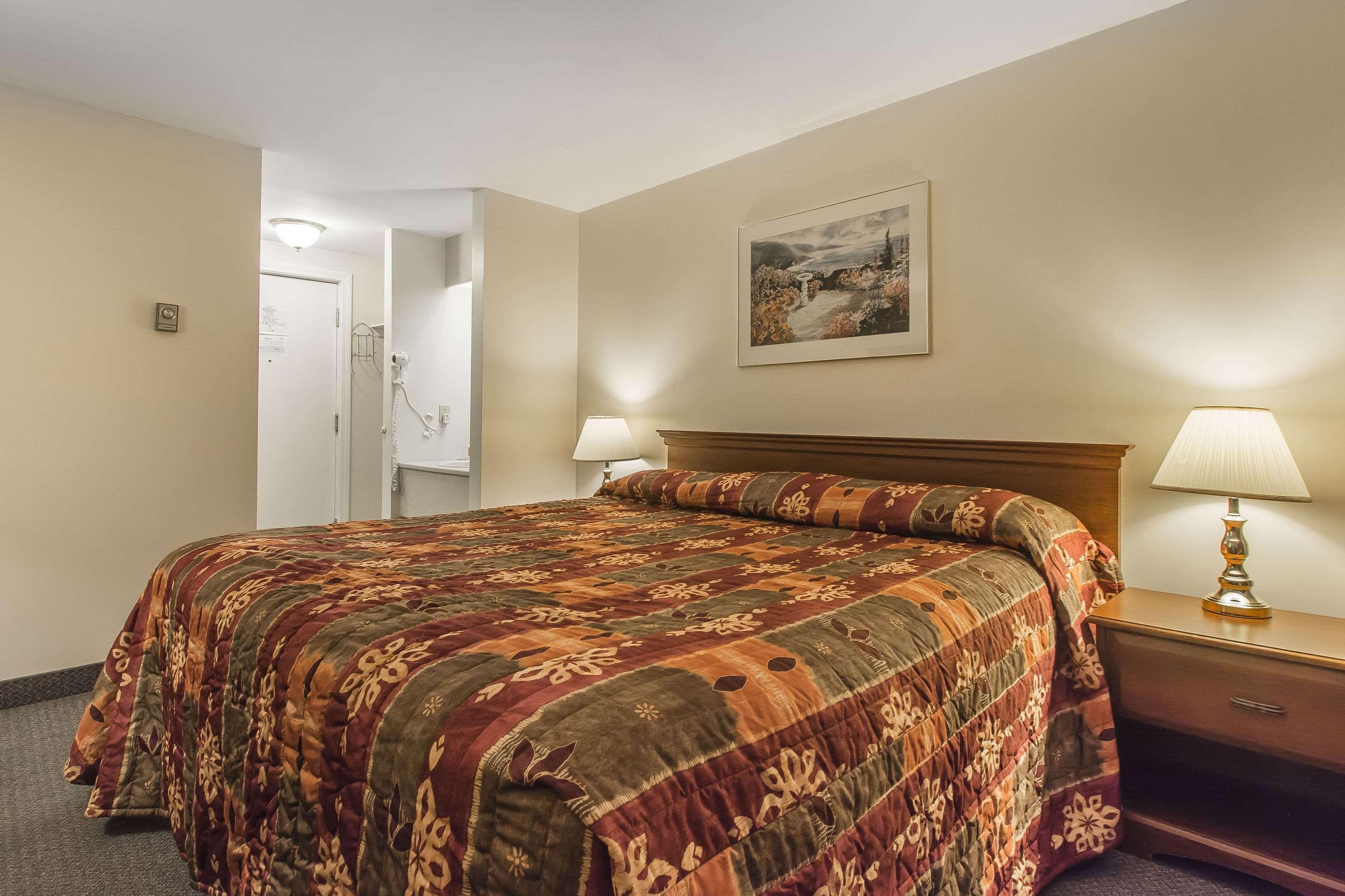 Econo Lodge Inn & Suites Saint-Jean Extérieur photo