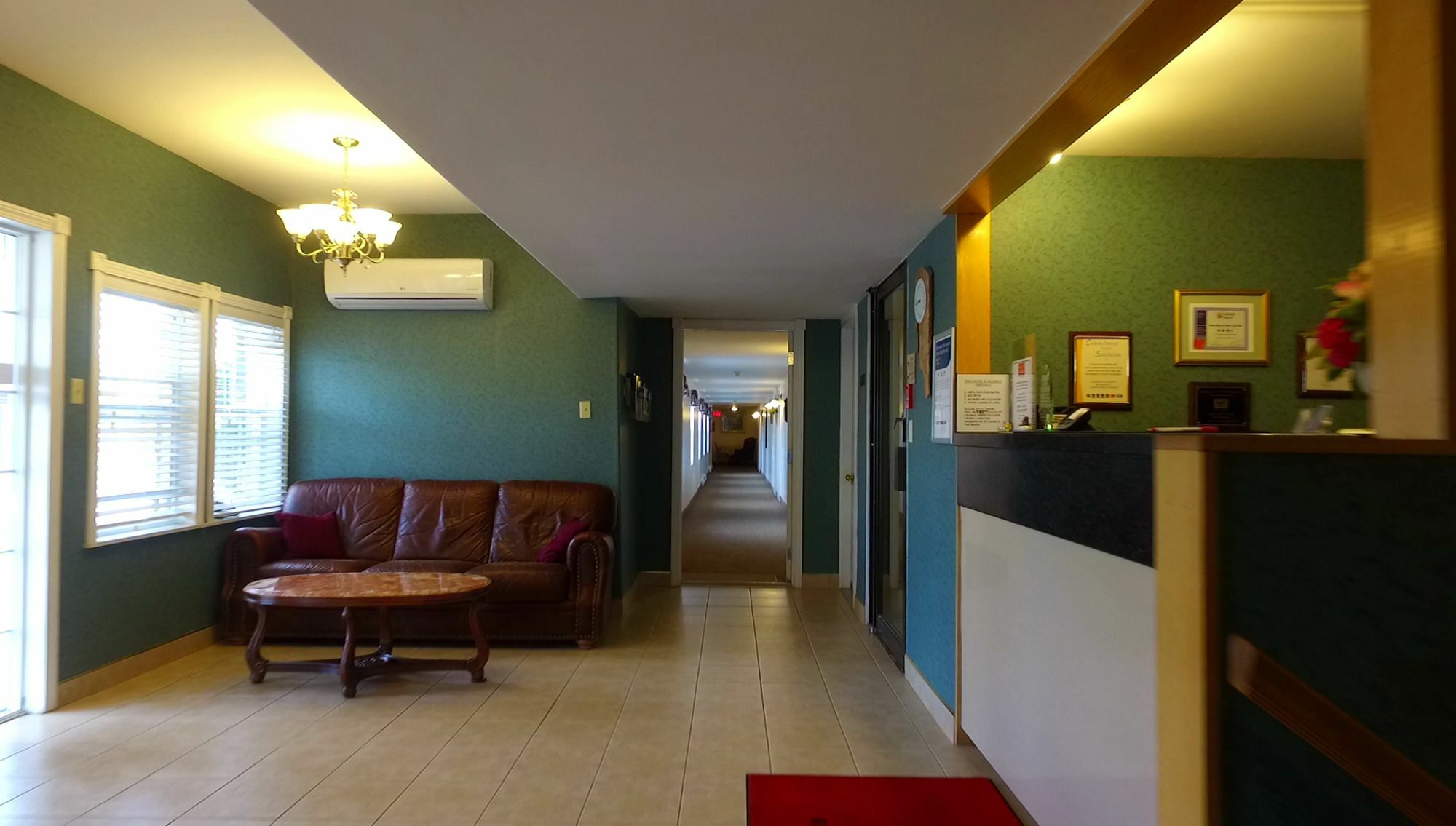 Econo Lodge Inn & Suites Saint-Jean Extérieur photo