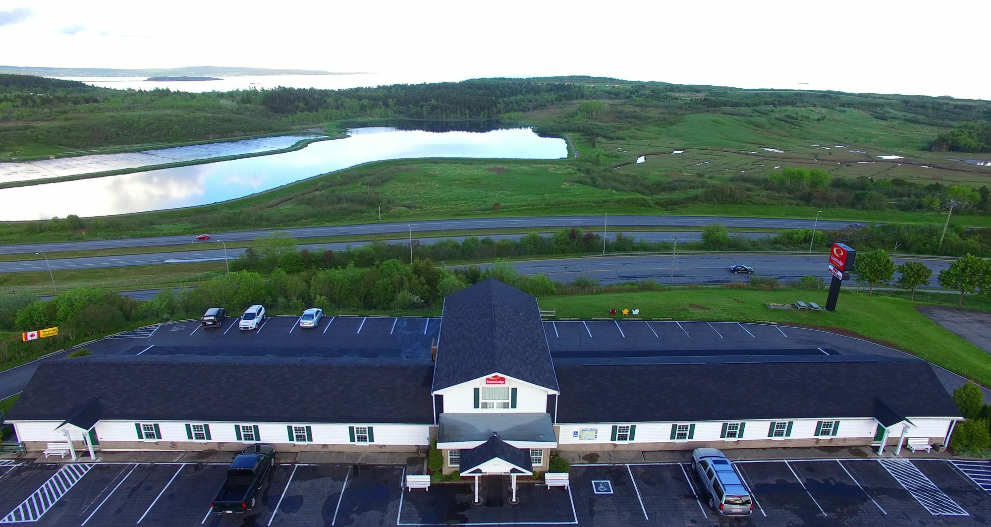 Econo Lodge Inn & Suites Saint-Jean Extérieur photo