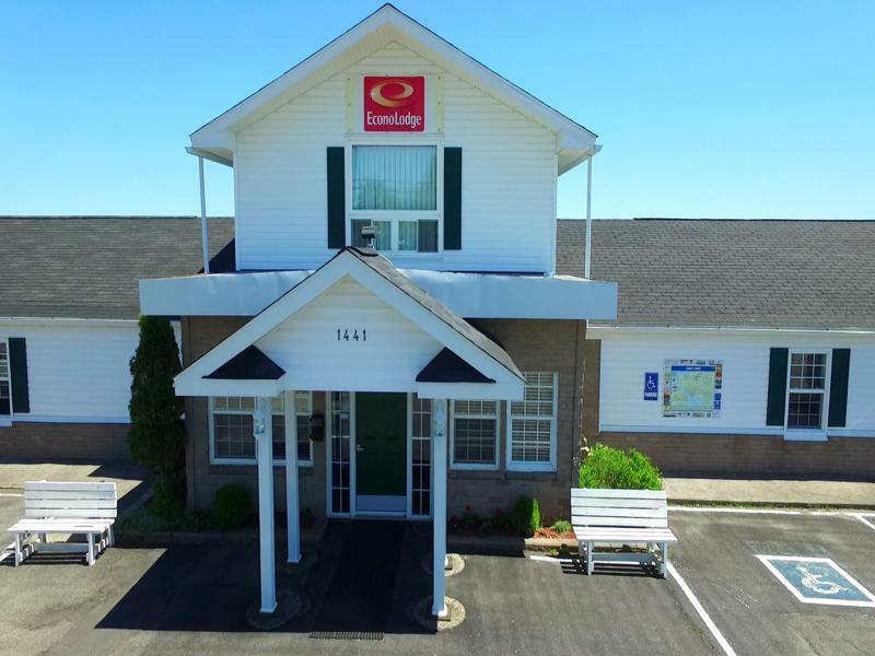 Econo Lodge Inn & Suites Saint-Jean Extérieur photo