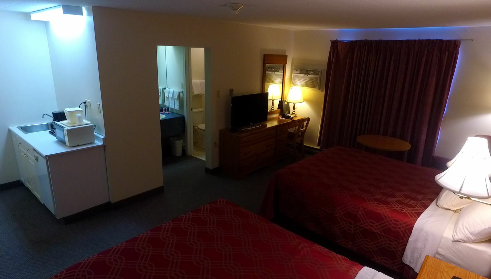 Econo Lodge Inn & Suites Saint-Jean Extérieur photo